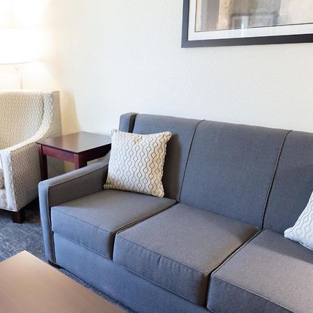 Cobblestone Inn & Suites - Winters Екстер'єр фото