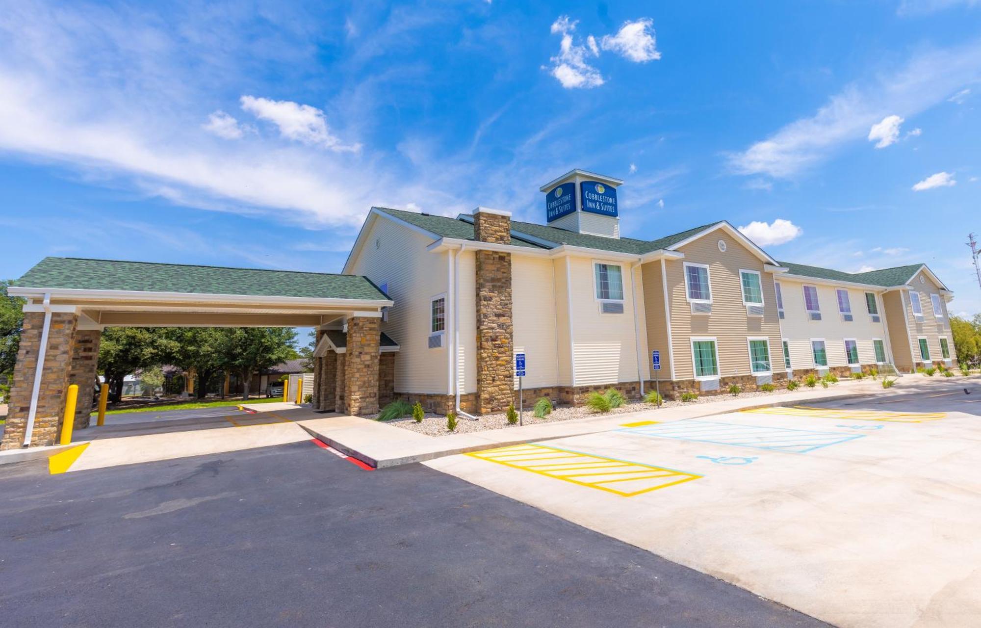 Cobblestone Inn & Suites - Winters Екстер'єр фото