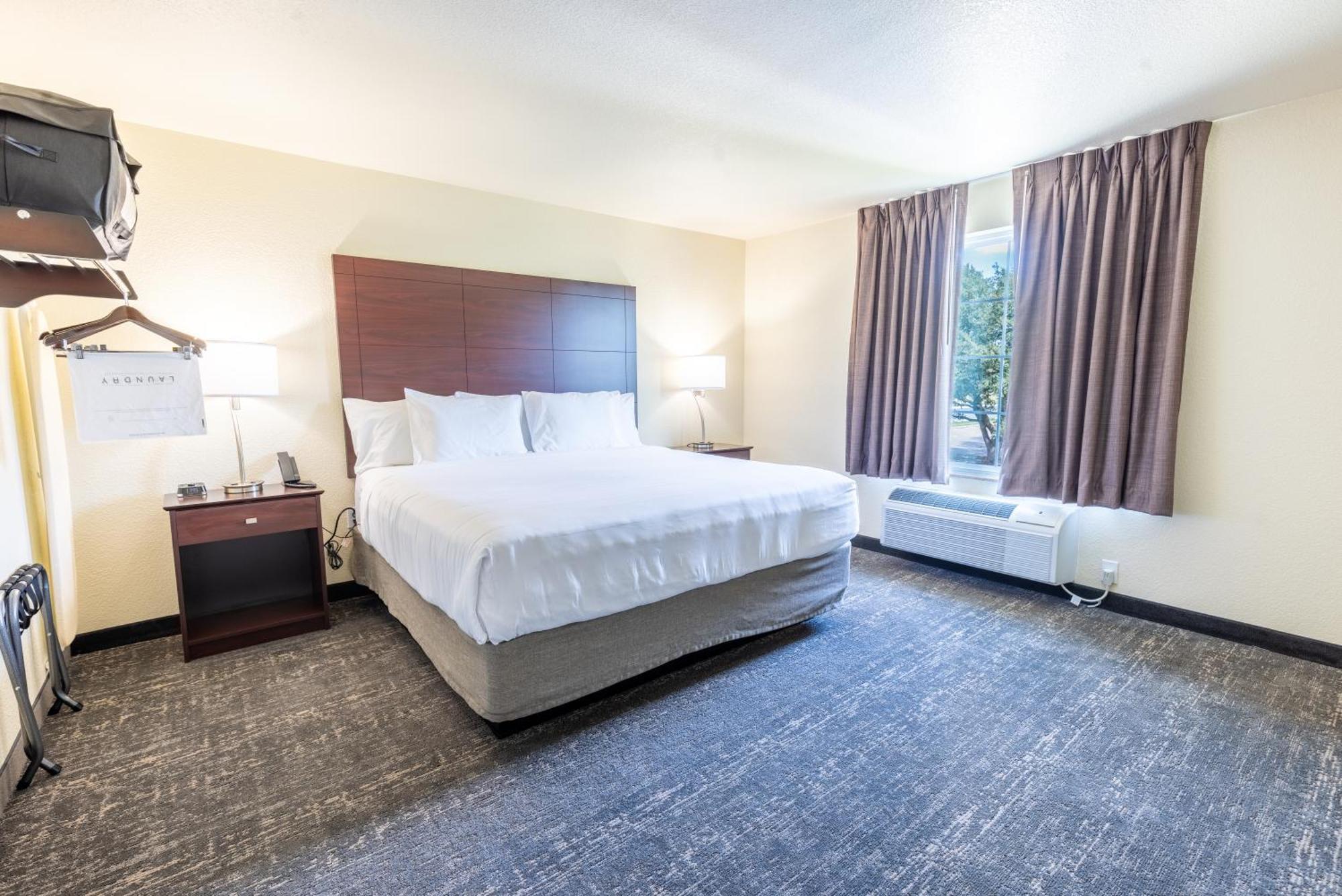 Cobblestone Inn & Suites - Winters Екстер'єр фото