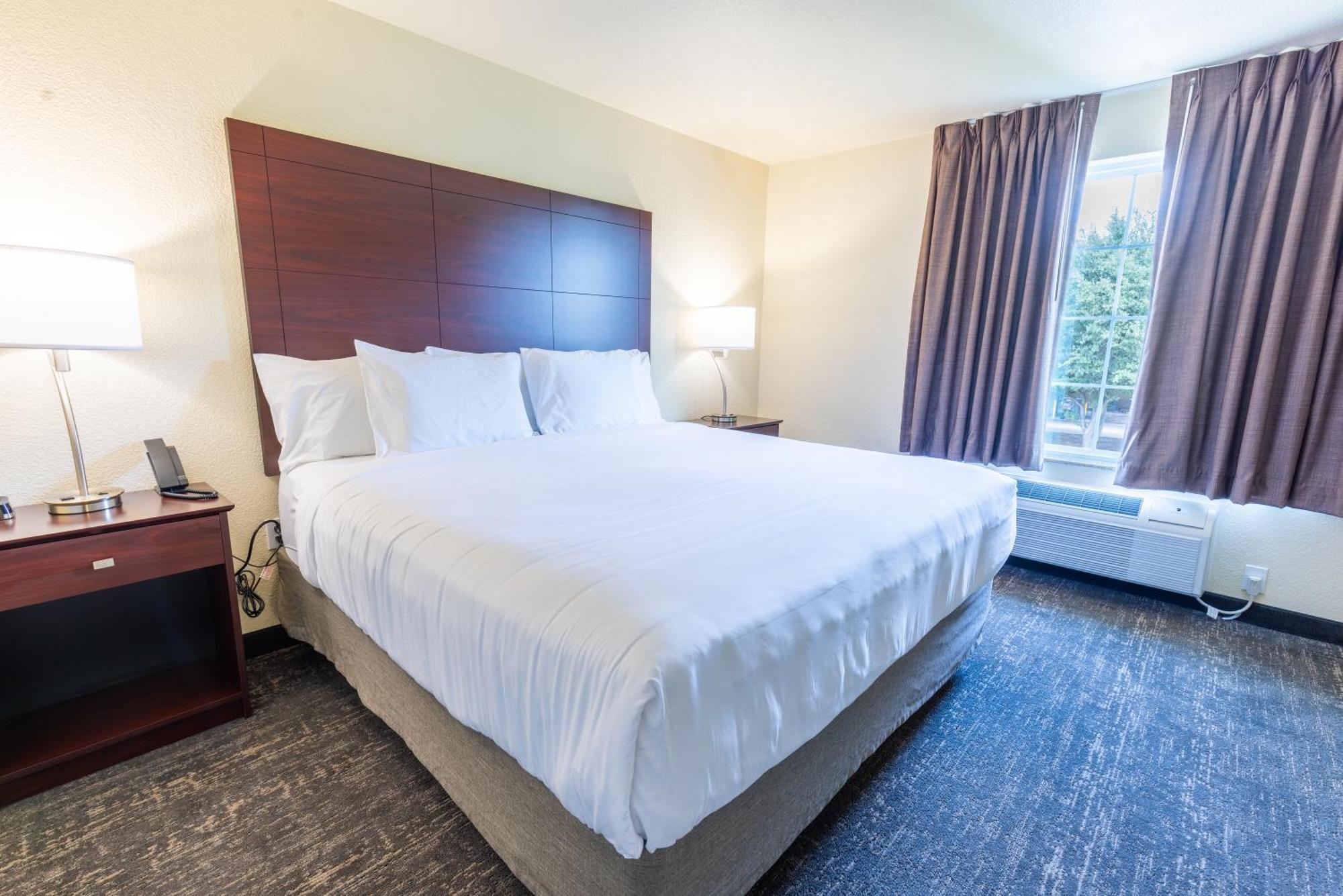 Cobblestone Inn & Suites - Winters Екстер'єр фото