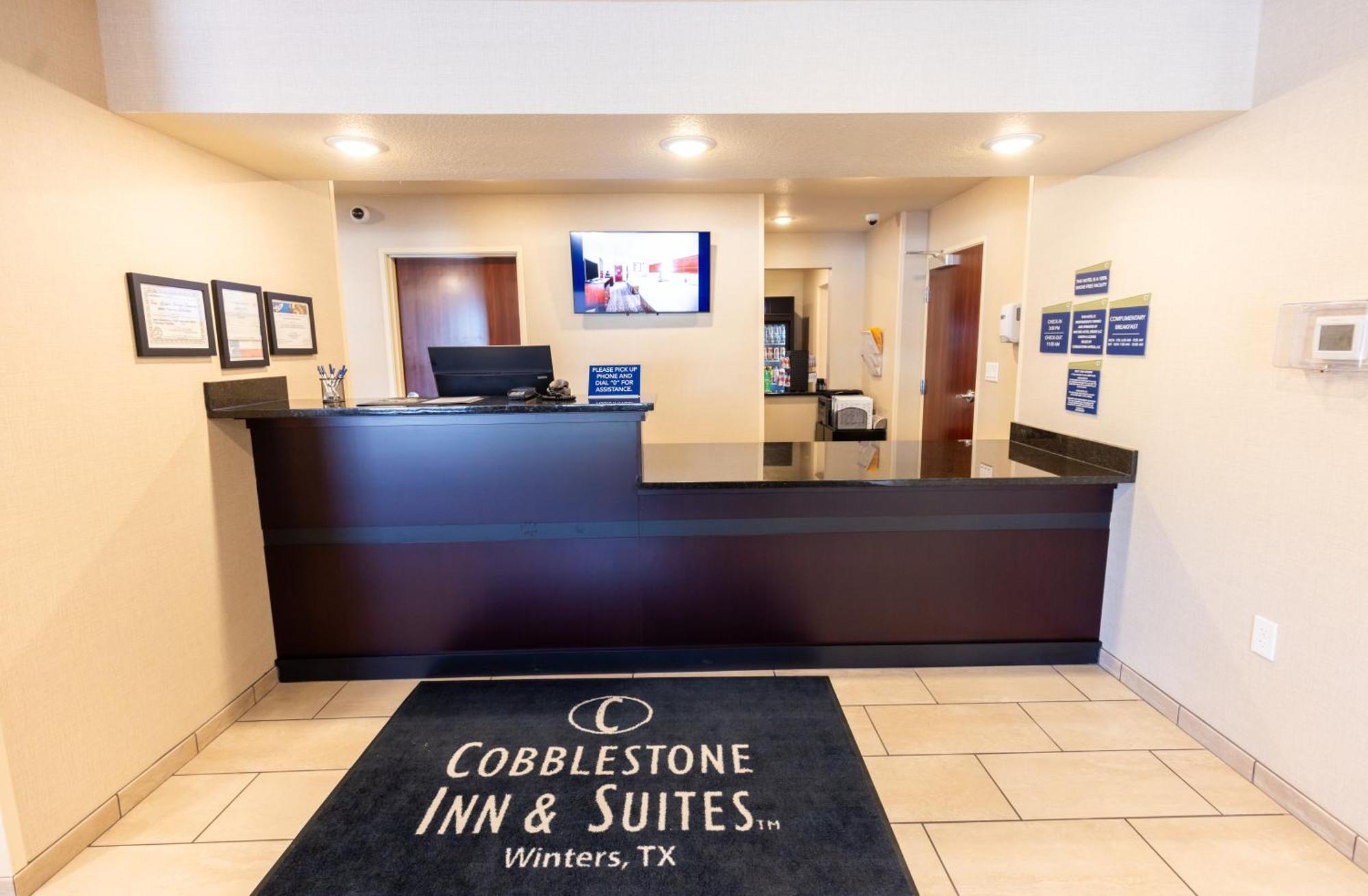 Cobblestone Inn & Suites - Winters Екстер'єр фото