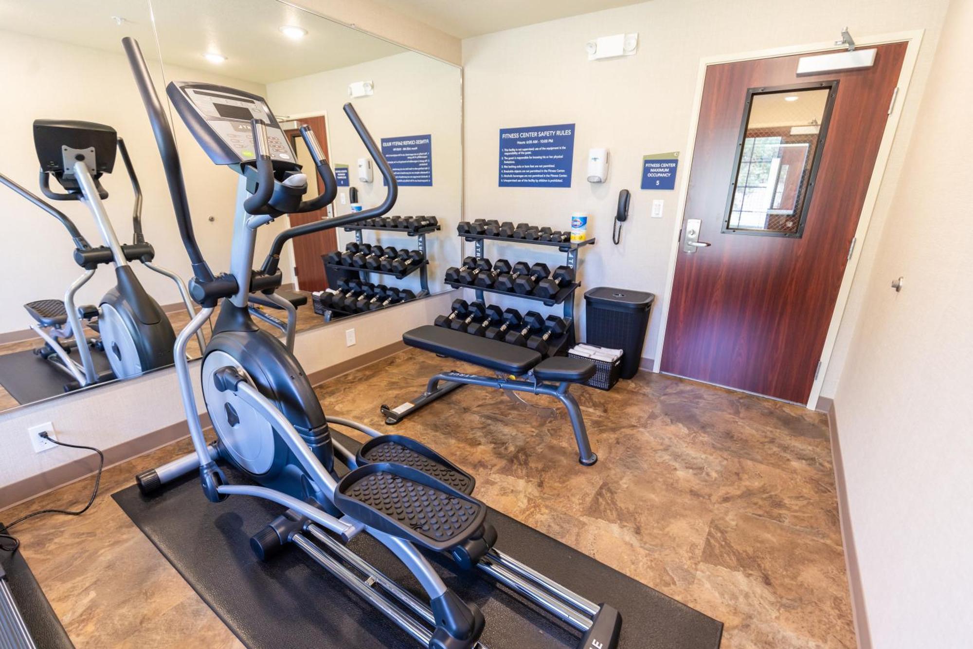 Cobblestone Inn & Suites - Winters Екстер'єр фото